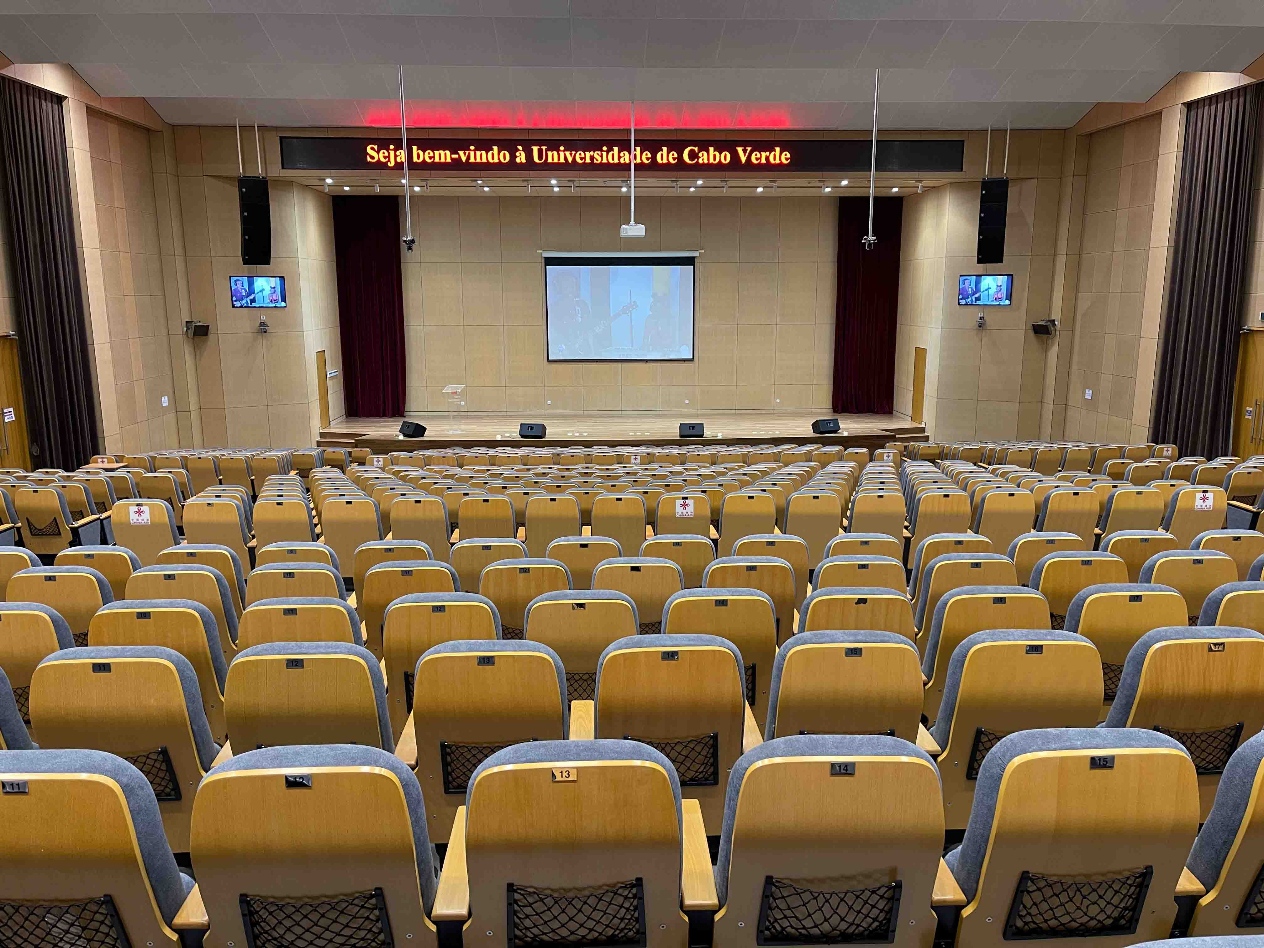 University of Cabo Verde